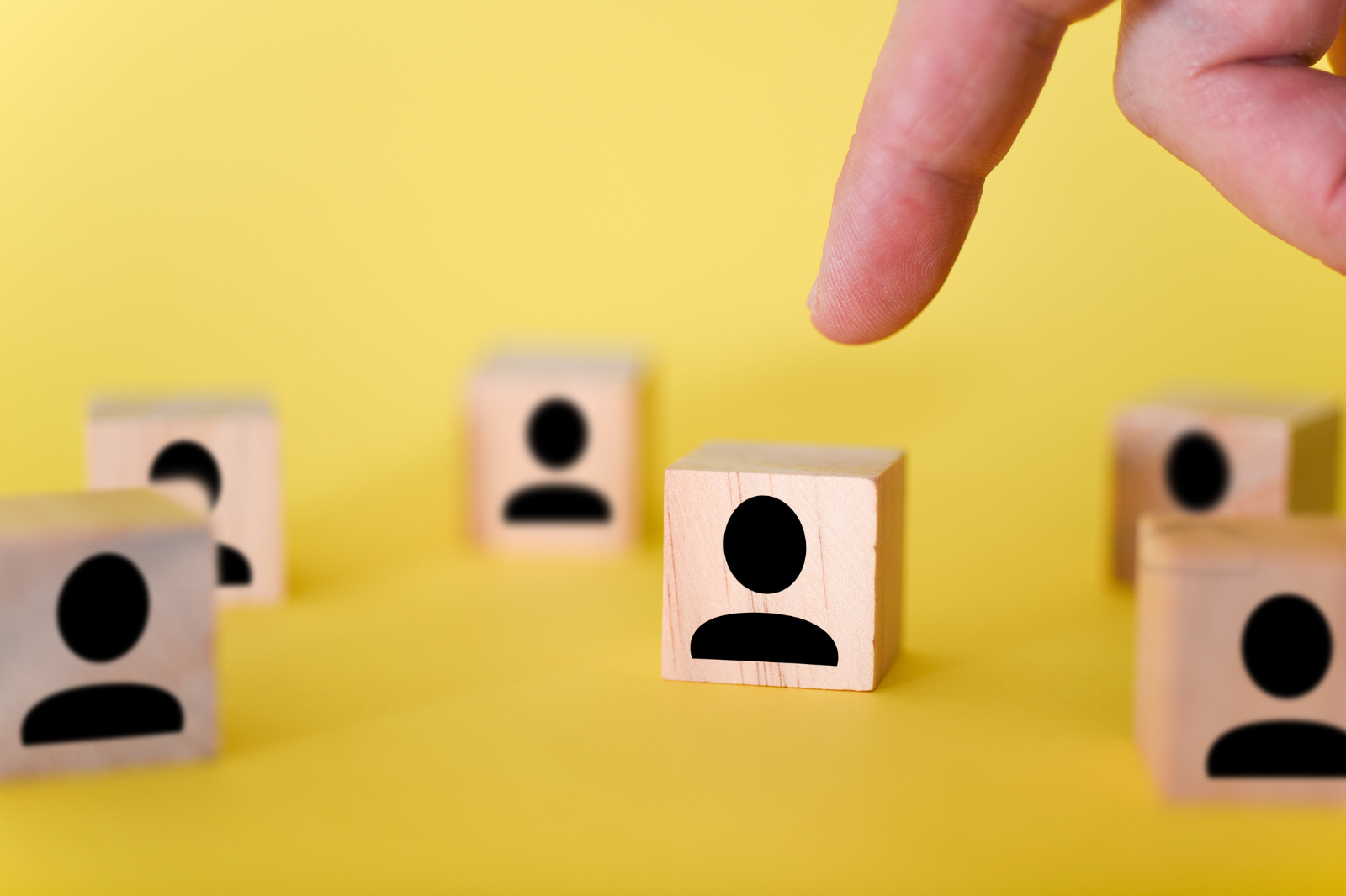 New Hiring Trends 2026: AI, Virtual Interviews & Skills-Based Hiring Illustration of modern recruitment trends including AI hiring tools, virtual interviews, and skills-based talent assessment dashboards.